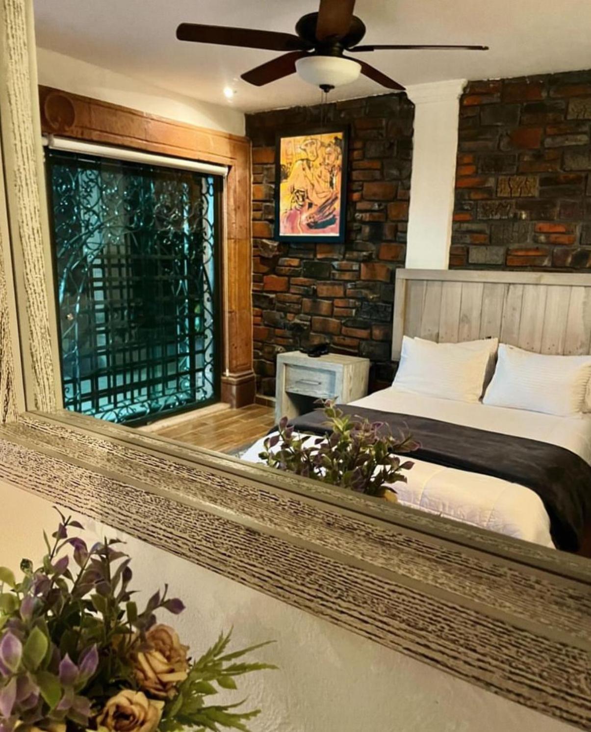 Hotel Casa Carmona 33 Querétaro Zewnętrze zdjęcie