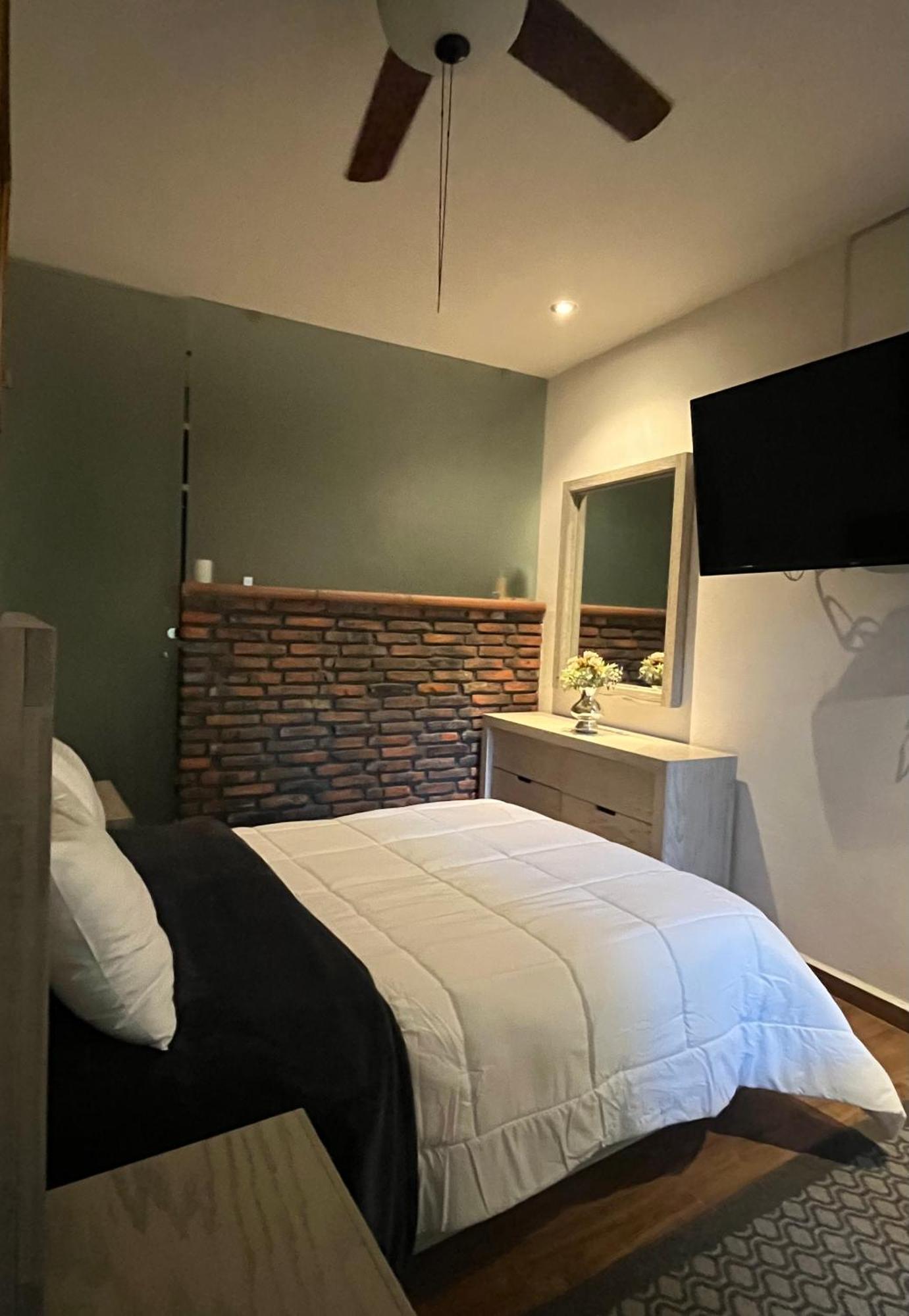 Hotel Casa Carmona 33 Querétaro Zewnętrze zdjęcie